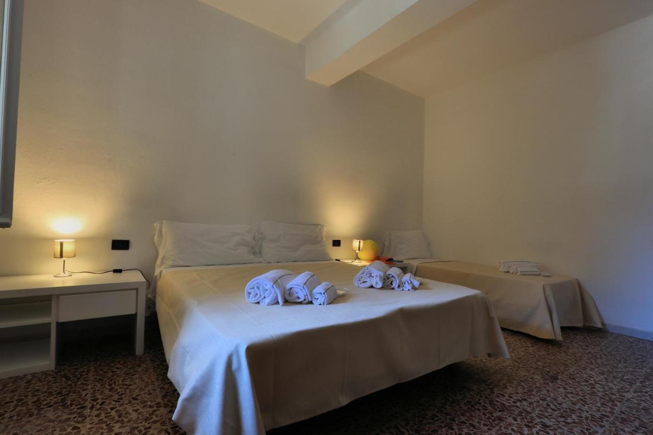 Bed & Parking Cecina Rooms Marina di Cecina Kültér fotó