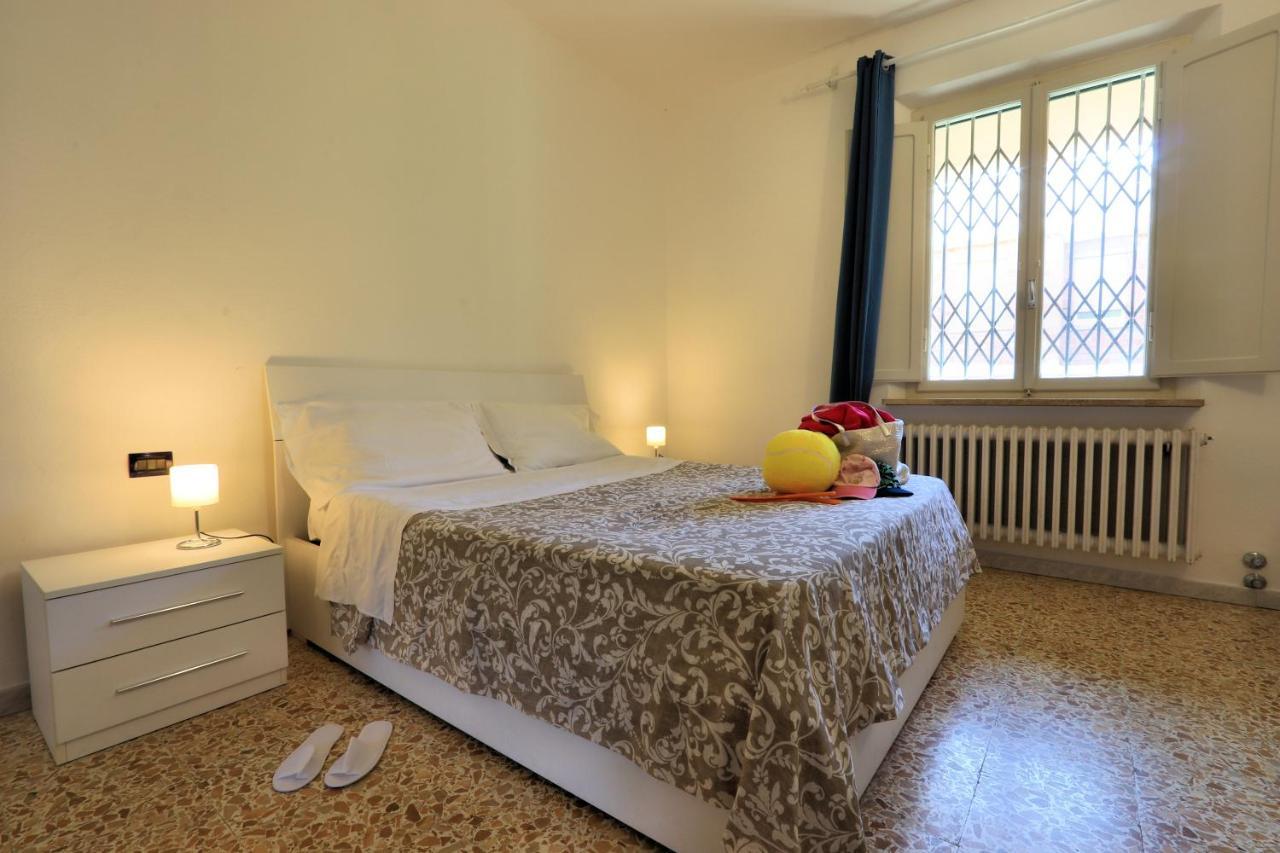 Bed & Parking Cecina Rooms Marina di Cecina Kültér fotó