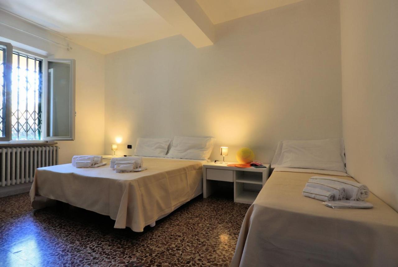 Bed & Parking Cecina Rooms Marina di Cecina Kültér fotó